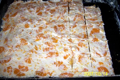 Buchta hrkací s mandarinkovým kompotem Buchta hrkací s mandarinkovým kompotem