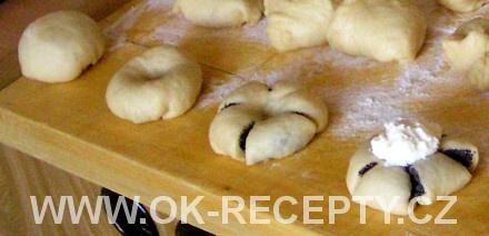 Domácí  koláčky s mákem a tvarohem + foto postup