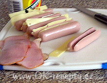 Grilovací klobásky se sýrem a slaninou + foto postup