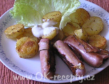 Grilovací klobásky se sýrem a slaninou + foto postup