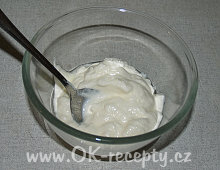 Grilovaná kuřecí prsíčka s jogurtovým dresingem + foto postup