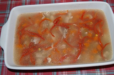 Kuřecí huspenina - aspik - se zeleninou Kuřecí huspenina - aspik - se zeleninou