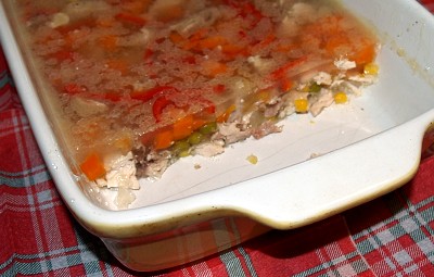 Kuřecí huspenina - aspik - se zeleninou Kuřecí huspenina - aspik - se zeleninou