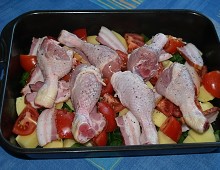 Kuřecí stehýnka na oravské slanině