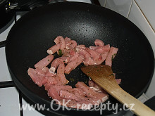 Kyselé vepřové nudličky a zelená rýže + foto postup