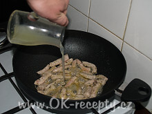 Kyselé vepřové nudličky a zelená rýže + foto postup