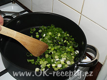 Kyselé vepřové nudličky a zelená rýže + foto postup