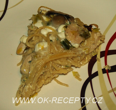 Špagetový dort - zápekané špagety s kuřecím masem + foto postup