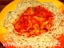 Špagety s kuřecím masem a smetanovými rajčaty + foto postup 100/4