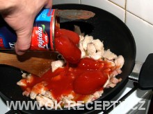 Špagety s kuřecím masem a smetanovými rajčaty + foto postup 100/4