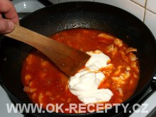 Špagety s kuřecím masem a smetanovými rajčaty + foto postup 100/4