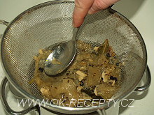 Pečené vepřové koleno s cibulovou omáčkou + foto postup