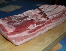 Vepřový bok - škvarky, sádlo, pečená žebírka Vepřový bok - škvarky, sádlo, pečená žebírka