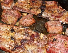 Vepřový bok - škvarky, sádlo, pečená žebírka Vepřový bok - škvarky, sádlo, pečená žebírka