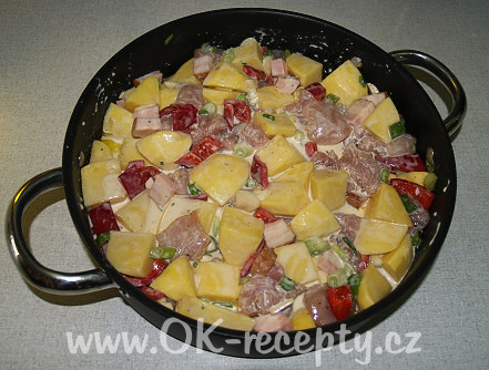 Zapékané brambory s kuřecím masem + foto postup